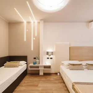 Etruska Luxury Trastevere 2*, Roma Italia